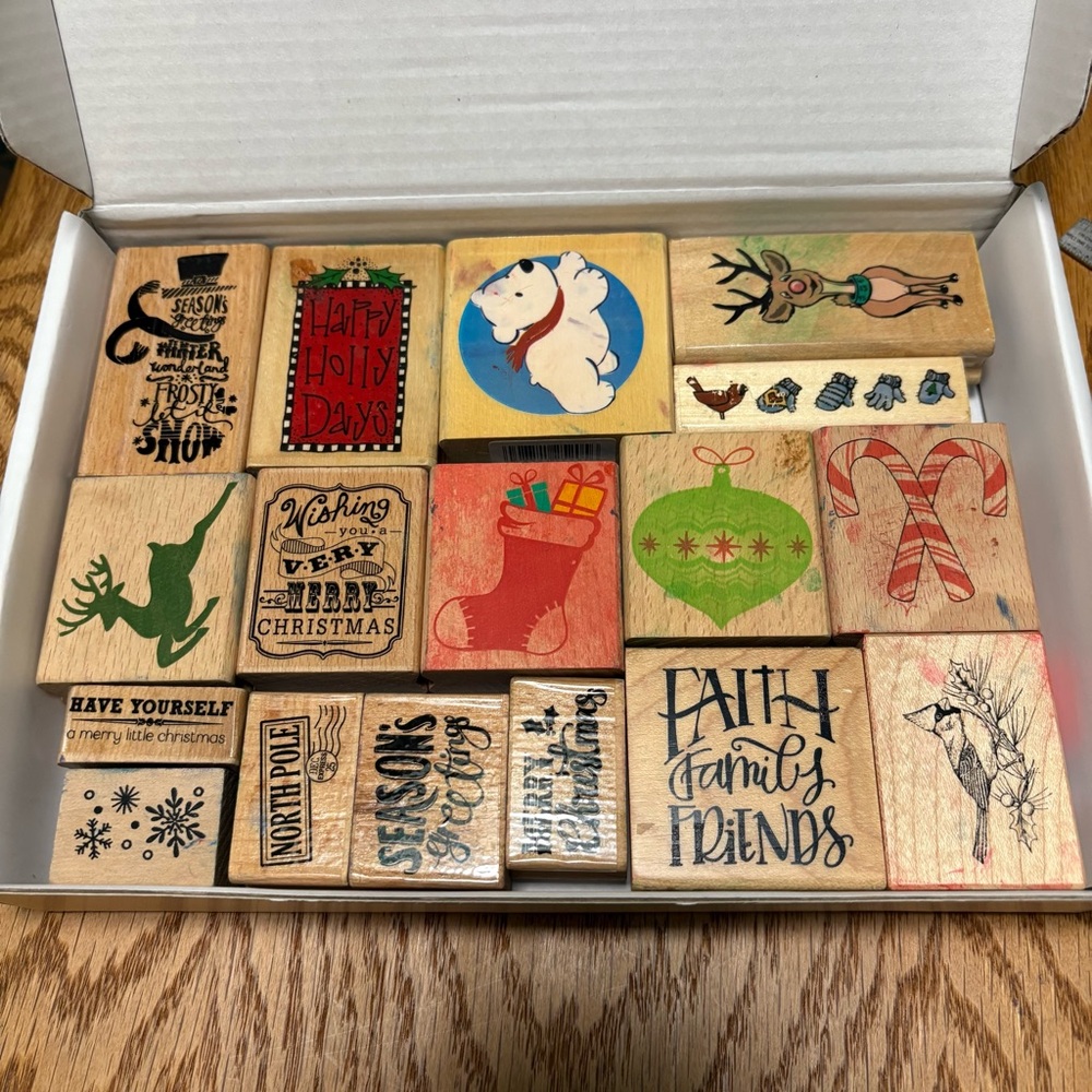 Holiday 17 Piece Wood & Rubber Stamp Set with Festive Designs